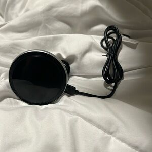 Mag safe car mount charger.